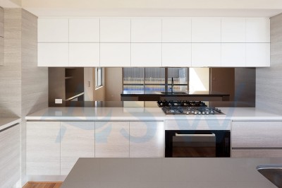 Custom made mirror toughened glass splashback